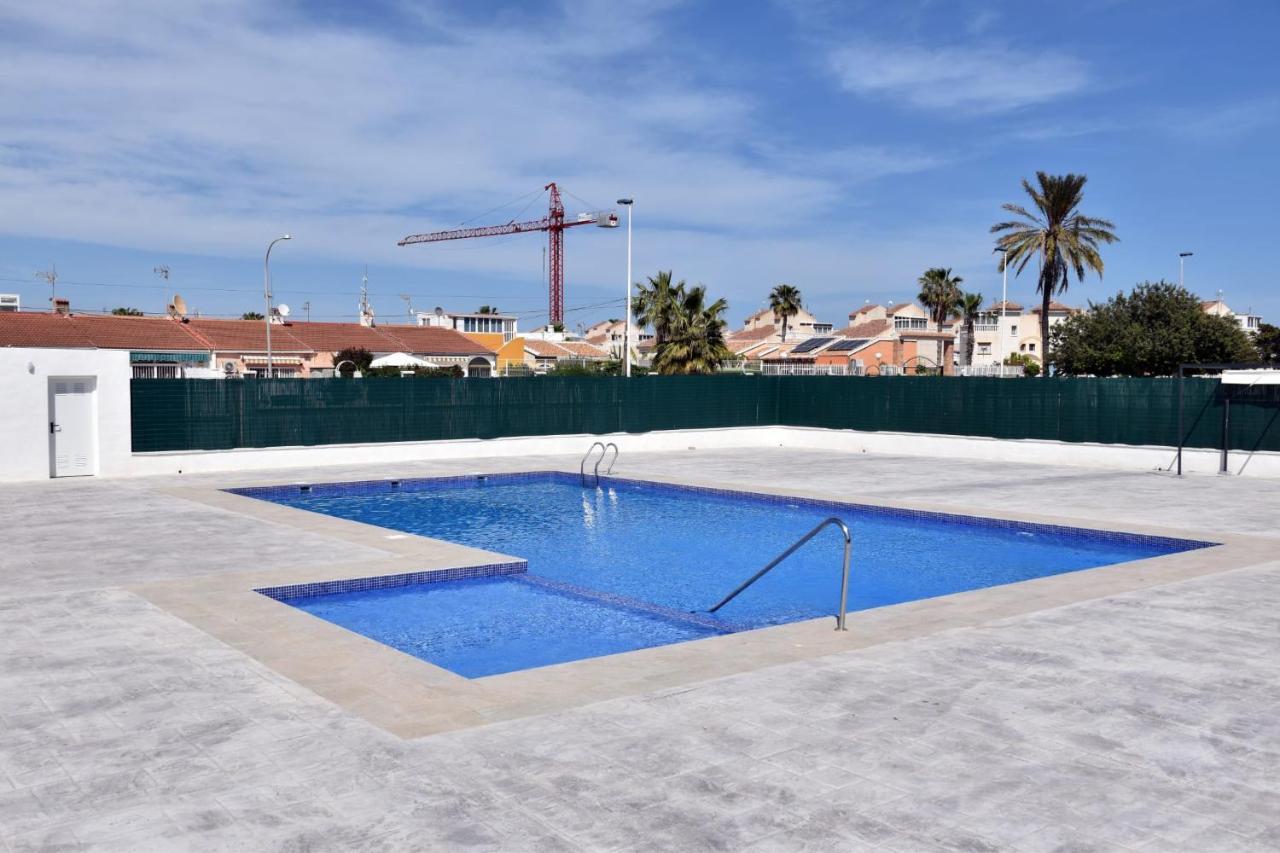 Casa Alex Torrevieja- Holiday House - Con Piscina Comunitaria Extérieur photo